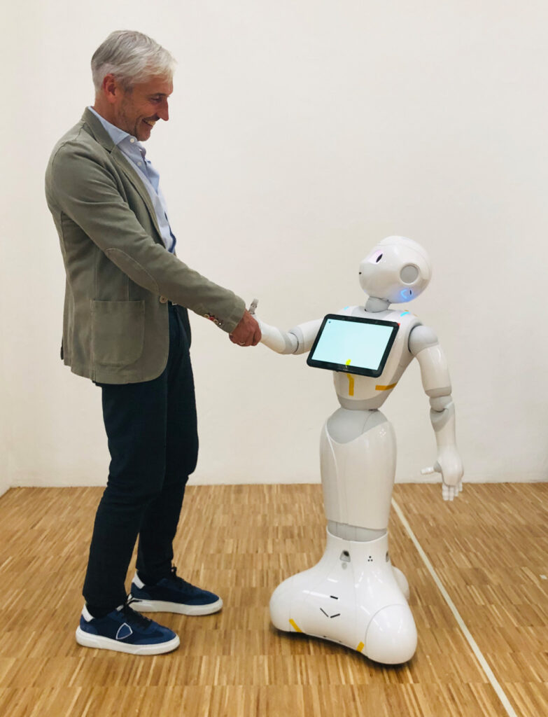 Begrüßung Kommunikationsroboter Pepper