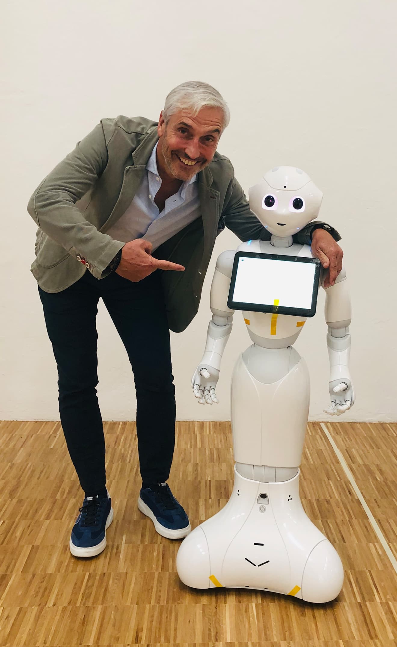 Begrüßung des Roboters Pepper